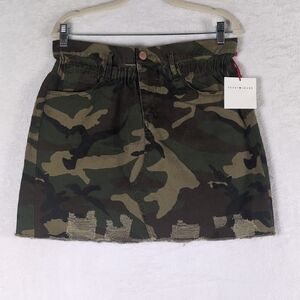 Toast Jeans Junior's Green‎ Camo Distressed Mini Skirt Size L